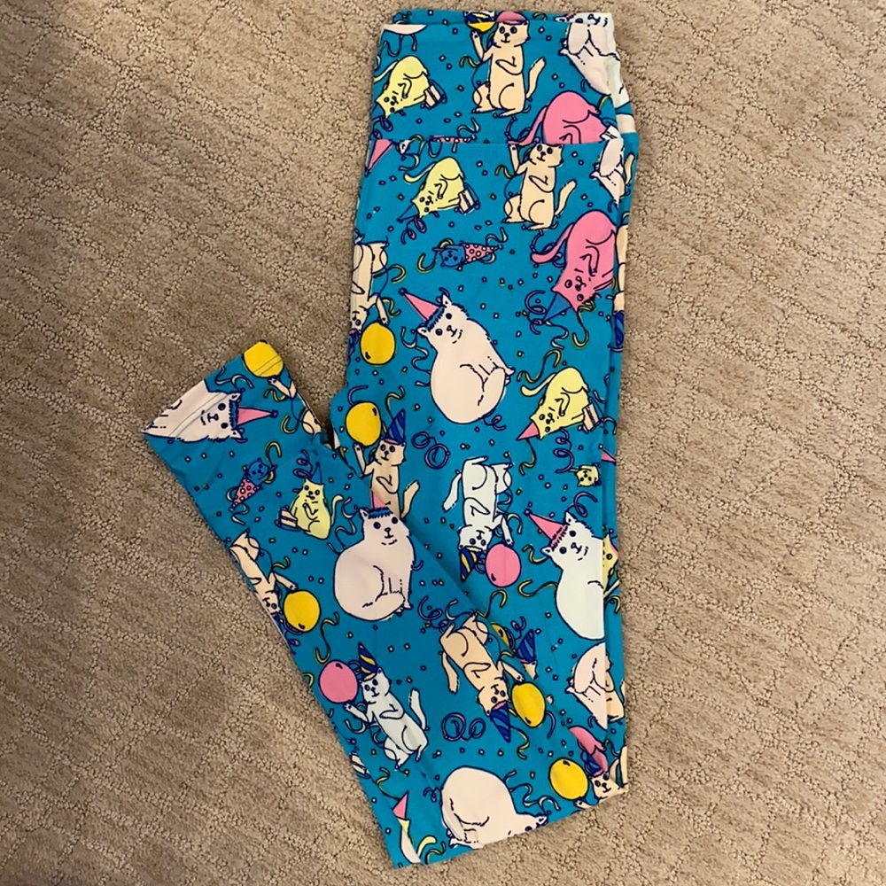 Brand New Never Worn LuLaRoe Birthday Cats OS Leggings